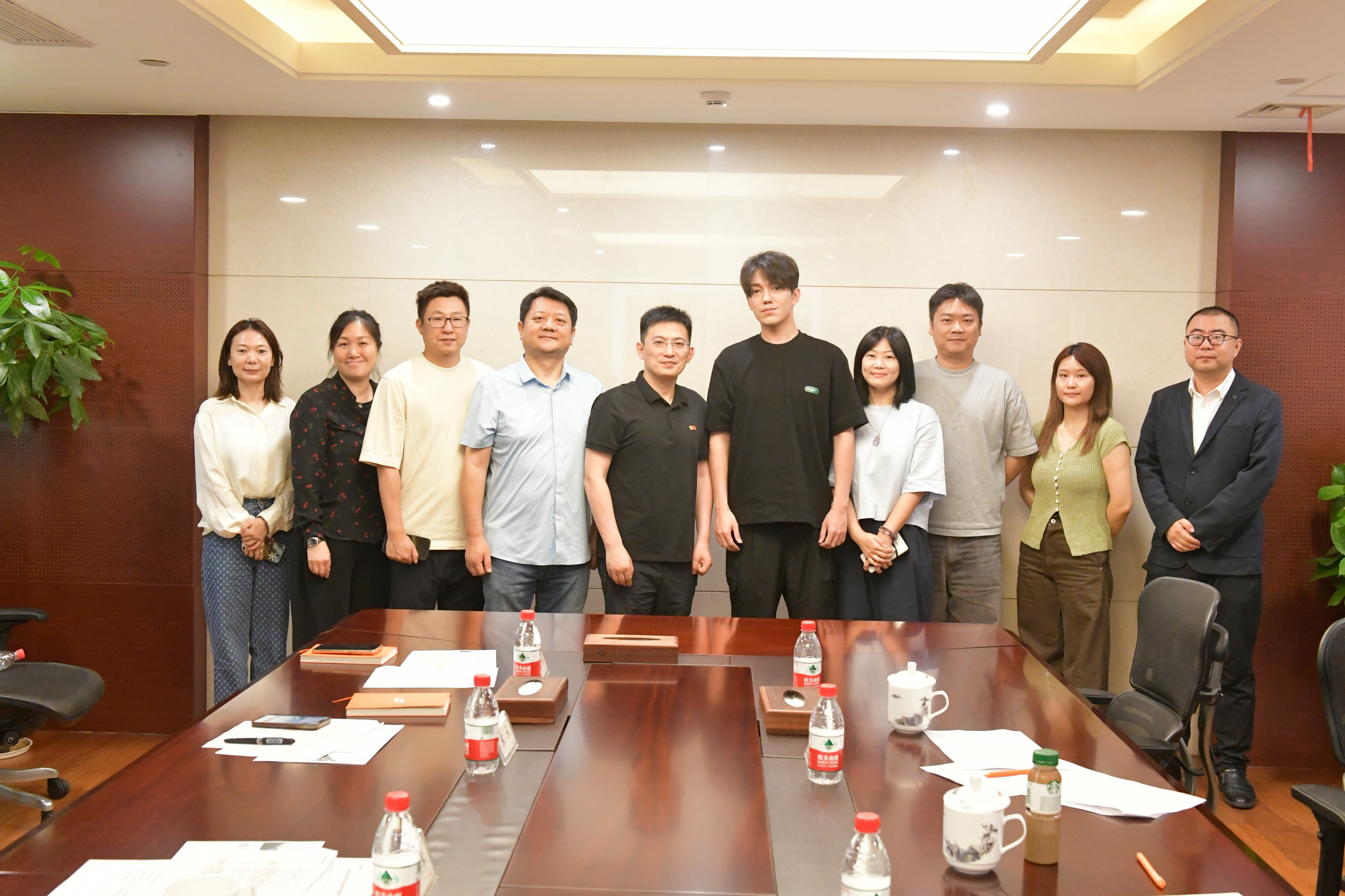 Димаш Құдайберген қытайлық  Hunan Broadcasting System серіктестіктехалықаралық жобаны жүзеге асырады