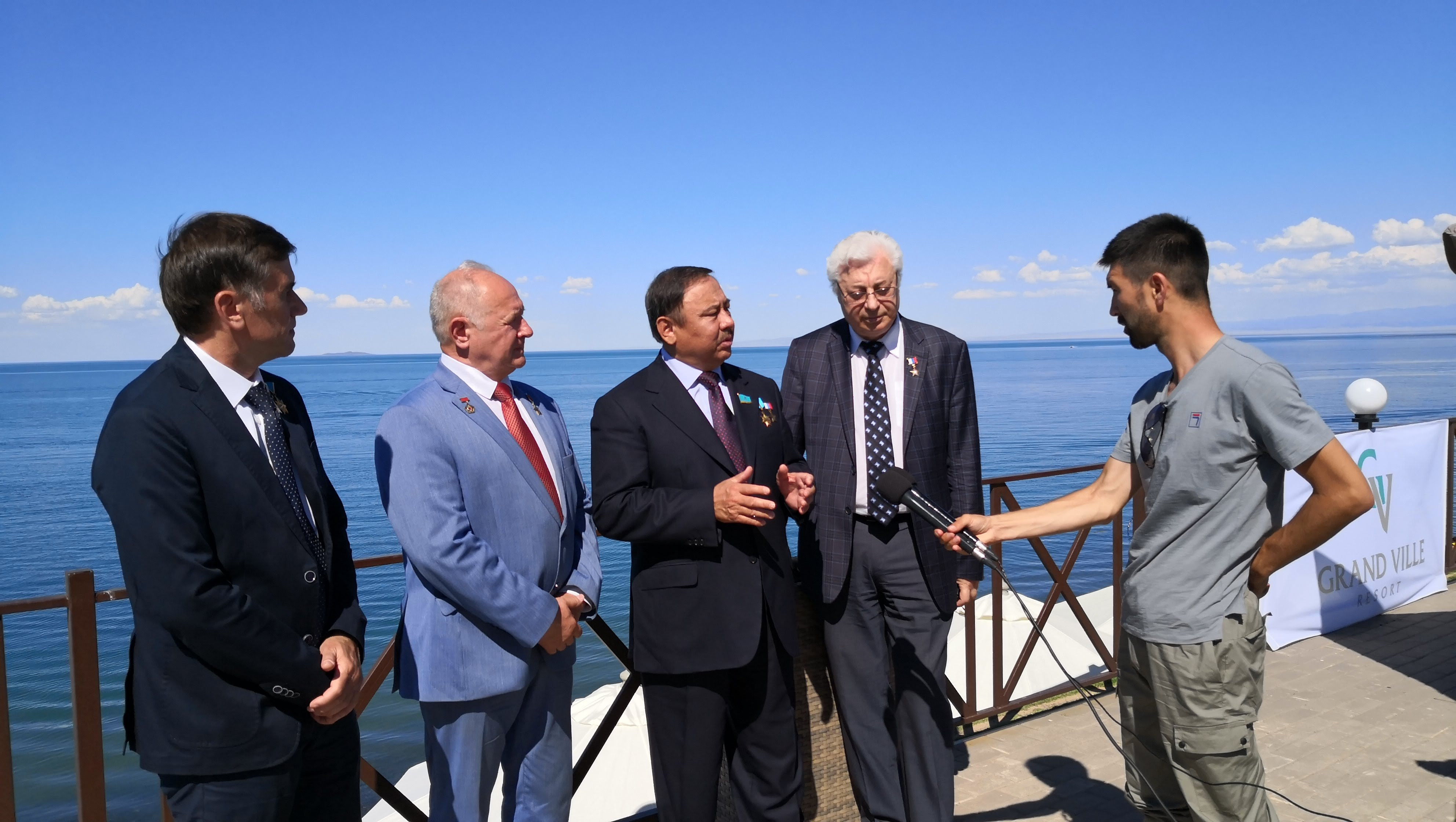 Kazakh and Russian cosmonauts visited the healing waters of Lake Alakol as part of the presentation of the tourist potential of the resort area